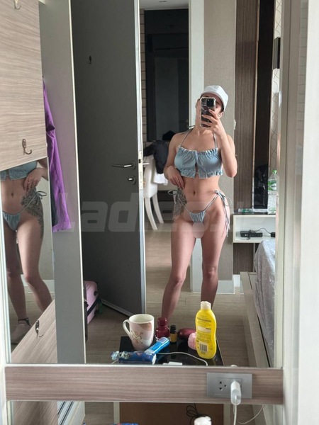 Foto von 1 MAL SOFIA