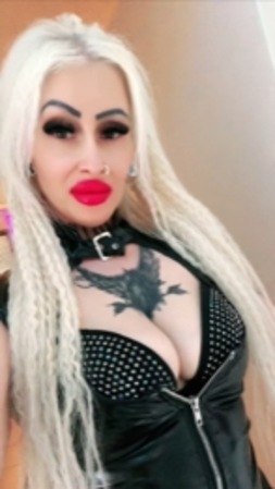 Karina Golld SERVICE! Ganz Neu in Stadt, Oldenburg