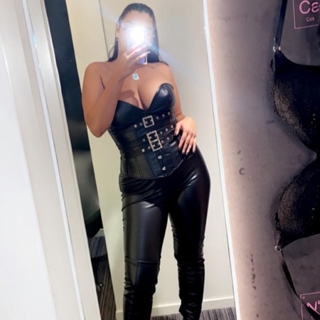 DOM Mistress Kira, München