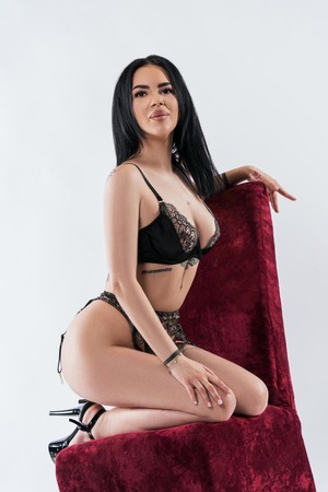 Ella Teen 19J. GF6 .täglich ab 09:00 Uhr morgens geöffnet, Düsseldorf