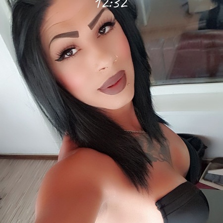 Suzi, Hagen