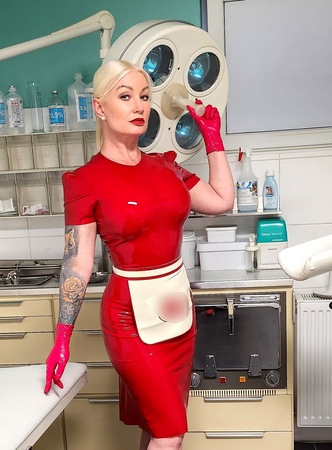 DEUTSCHE BIZARR SCHWESTER VICTORIA VIOLENCE, Berlin