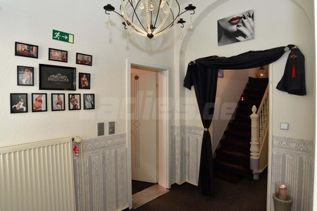 Willkommen im Salon Cora, Duisburg