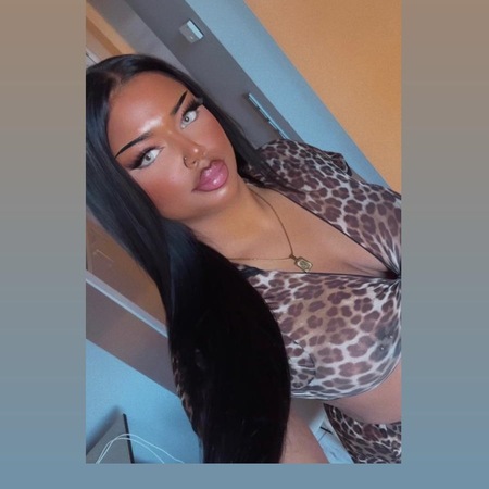 <img src="https://static.ladies-cdn.de/ladies/images/static-cdn/ladies-stars/img/ladies-stars-logo-icon.svg" class="starsContentIcon" /> Aliyah Av top Service*, Köln