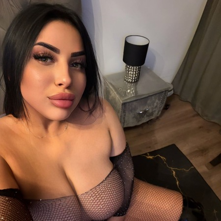 MILANA - vielseitiges Modell in PRIVATEN Ambiente, Berlin