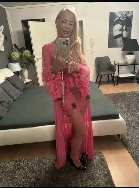 Foto von Donatella 6-Milf