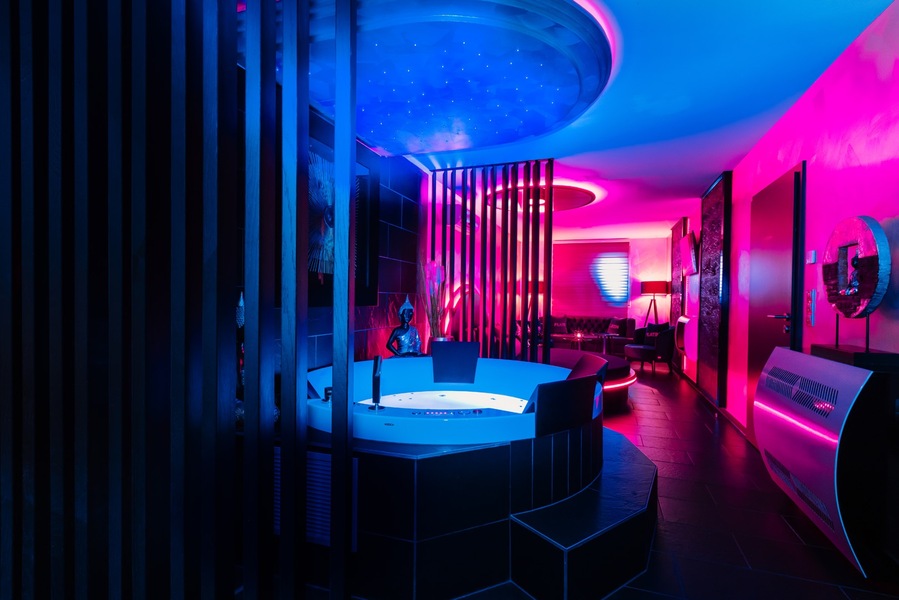 VIP-Suite im Eroscenter Platin täglich ab 10 Uhr, 0851-96625010, Passau, Regensburger Str. 13