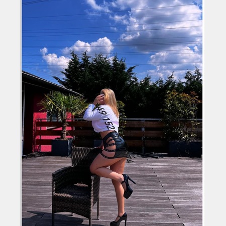 <img src="https://static.ladies-cdn.de/ladies/images/static-cdn/ladies-stars/img/ladies-stars-logo-icon.svg" class="starsContentIcon" />Vanessa- aktuelle Bilder!, Siegburg