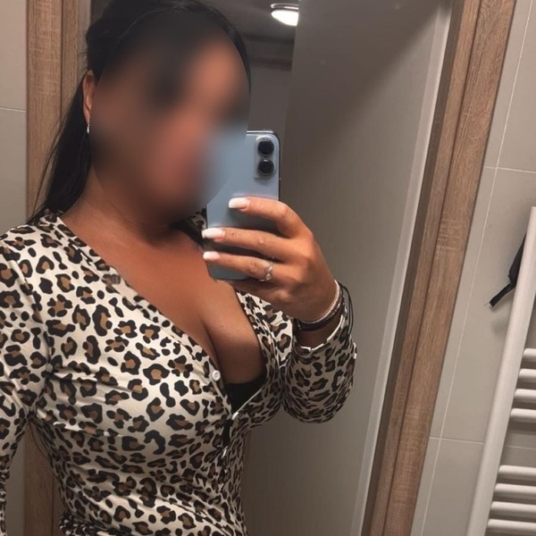 Antonia escort Ringsheim