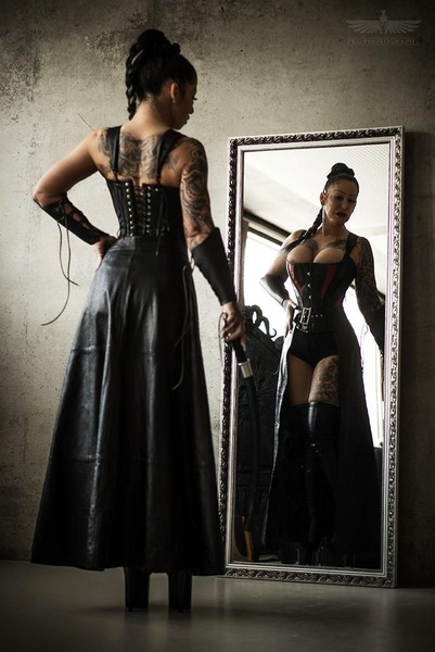 Foto von DOMINA Jennifer Van Hunt