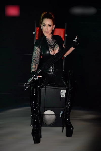 Foto von DOMINA Jennifer Van Hunt
