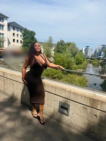 Luna Lins, AV Queen, Siegen
