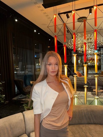 KIRA neu High-Class-Girl (20J.) macht fast alles, Frankfurt am Main