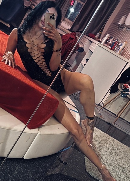 Aida 24/24 Party Girl 18+ – Frankfurt am Main photo 5