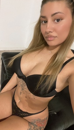 Andreea-NUR Whatsapp, Darmstadt