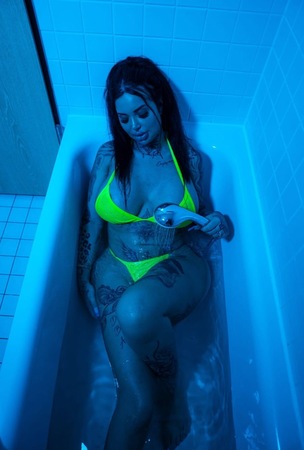Angelina - Partyg*rl (18+), Berlin