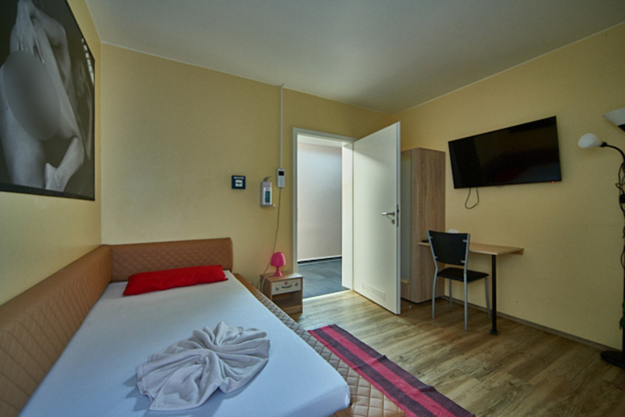 Hostel Erospark 38, 0163-1268322, Siegburg, Siegdamm 38a