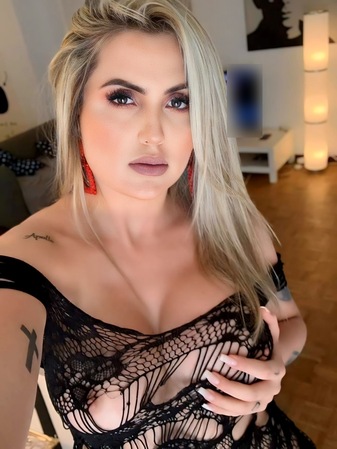 Mariana Blonde, Stuttgart