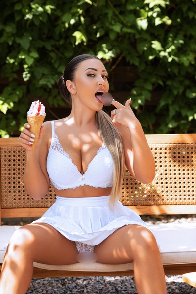 Foto von **SOFIA** Traumfrau **