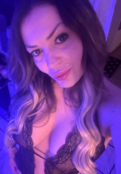 Foto von Deutsche Sexy Milf Laura ZK&GF6