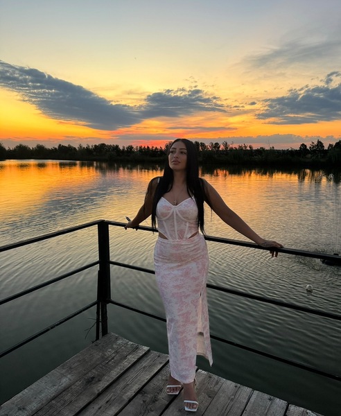 Foto von Arianna 24/7 im Lustra