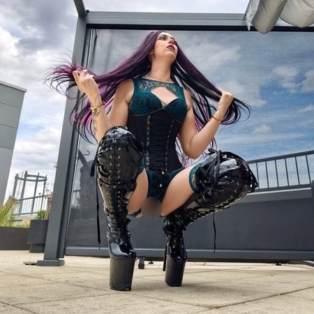 Herrin Lexy Love, Berlin