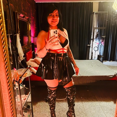 Kristina SM & Pr*st*tamassage