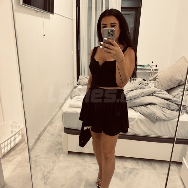 Foto von Mia neue Nummer -24/7 erreichbar Party