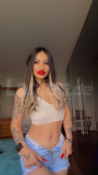 Foto von Adelina