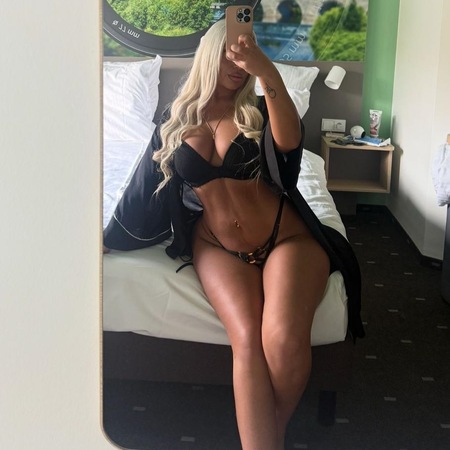 BEST BL*W J*B JOLIE, Ratingen