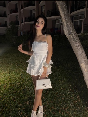 Elena ZUM erste mall in deiner Stadt, Aurich