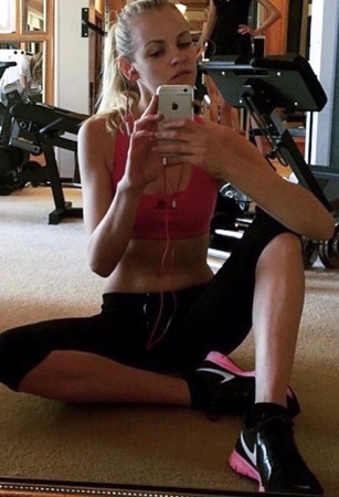 Deutsche Sandra N*mph, Devot Tab. uvm., München