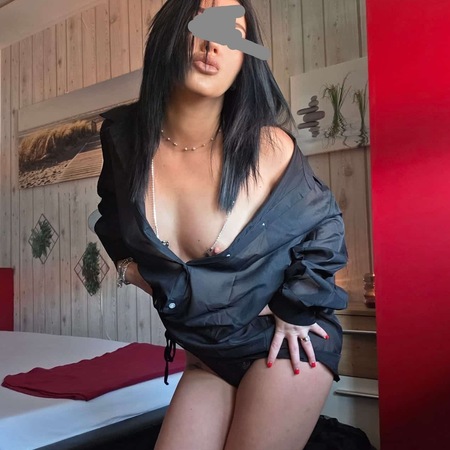 Giulia bei Massagestudio Jasmin, Ulm