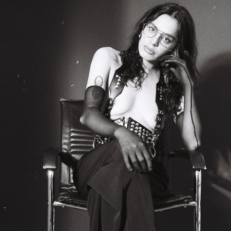 Madame Ava L'affaire, Augsburg