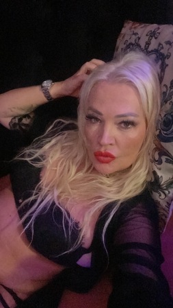 Verena Moet gerne Escort!, München