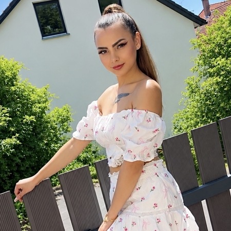 Natasha erreicht nur per WhatsApp, Paderborn