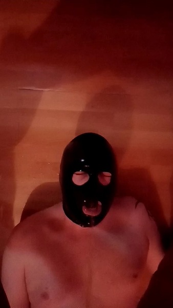 Foto von Bizarrlady mit Gynstuhl