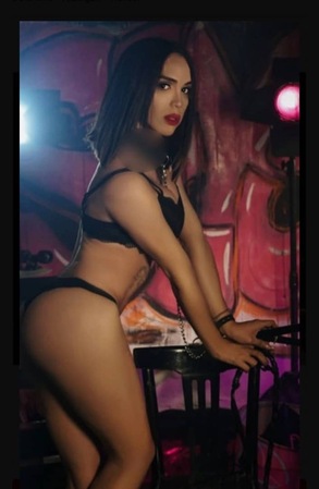 Ts Paola Sexy Latina, Essen