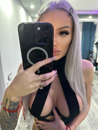 Karina NEUE NUMMER- Nur bis 14.12 Da!, Düsseldorf