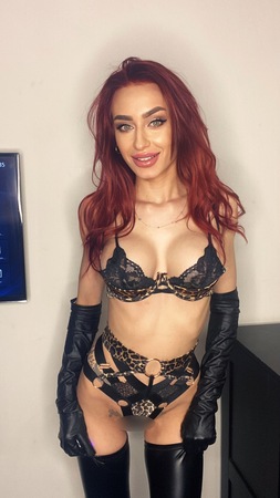 Bella Fox, Ulm
