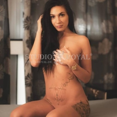 Chloe im Studio Royal, Oldenburg