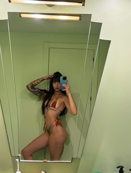 Elizabeth – Dusseldorf photo 3