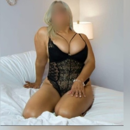 Vollbusige Milf Gaby, Erftstadt