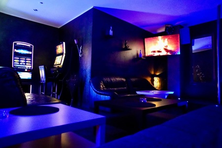 Club Mademoiselle, Celle