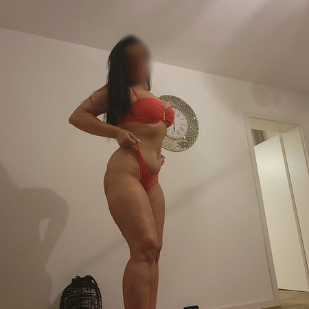 Neu! Melany, Trier