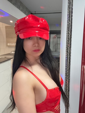 Miss Hongkong DOMINA Massage, Essen