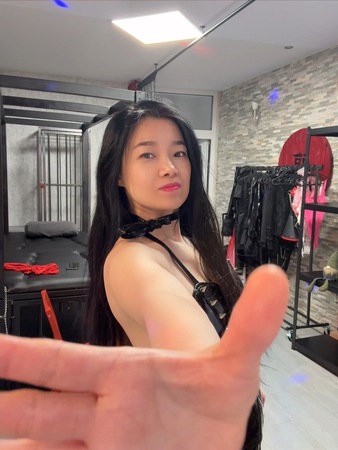 Miss Hongkong DOMINA Massage, Essen