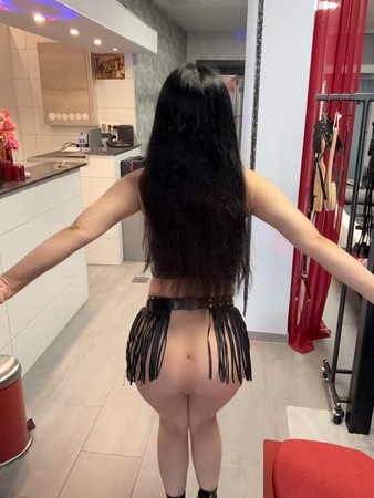 Miss Hongkong DOMINA Massage, Essen