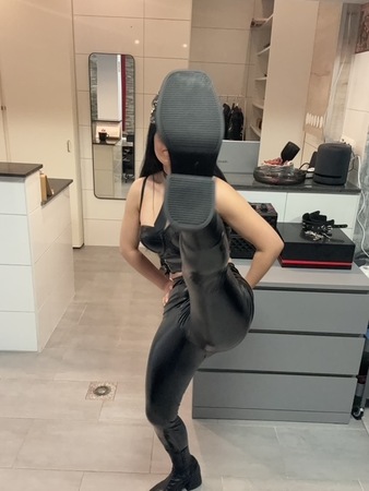Miss Hongkong DOMINA Massage, Essen