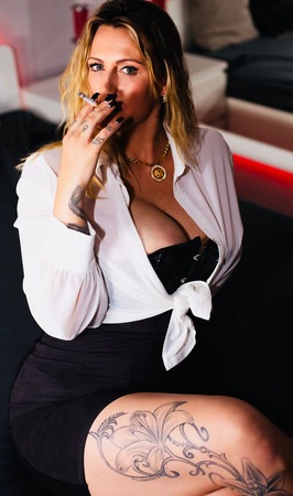 Yvonne, Stelle